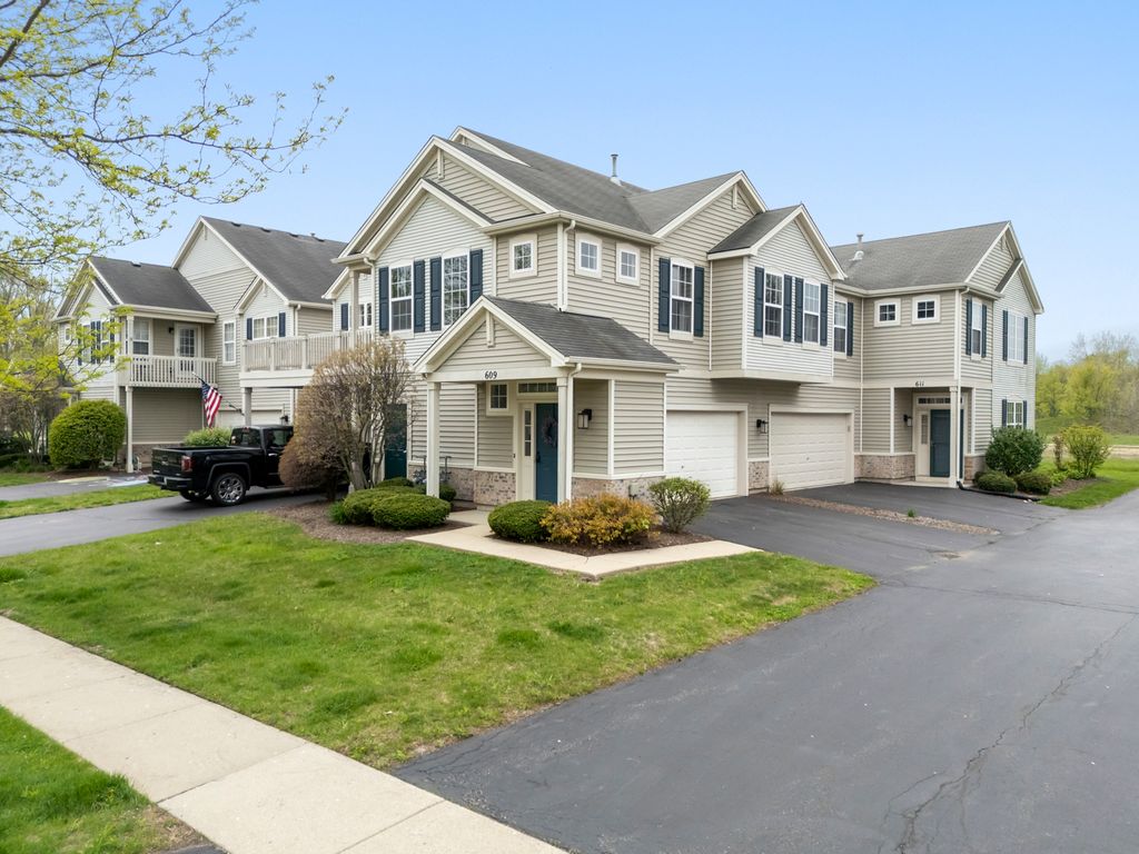 609 Arbor Circle 609, Lakemoor, IL 60051