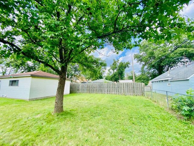 745 Juniper Road, Valparaiso, IN 46385