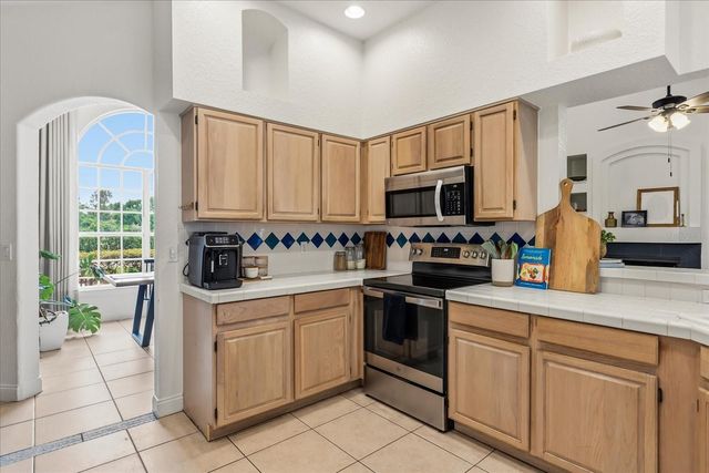 1934 THOROUGHBRED DRIVE, Gotha, FL 34734