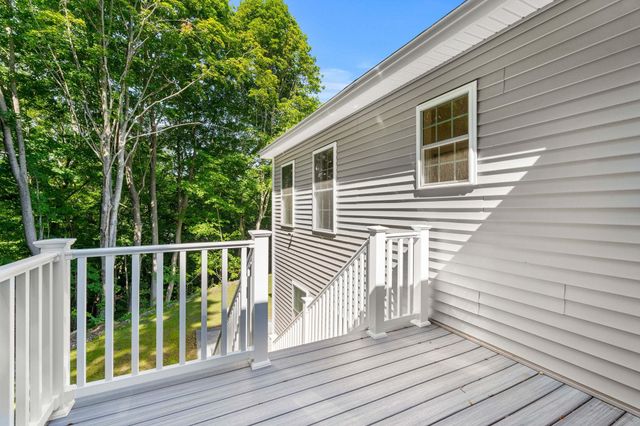 15 Bartlett Street, Epping, NH 03042