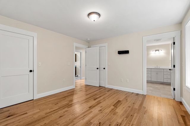 15 Bartlett Street, Epping, NH 03042