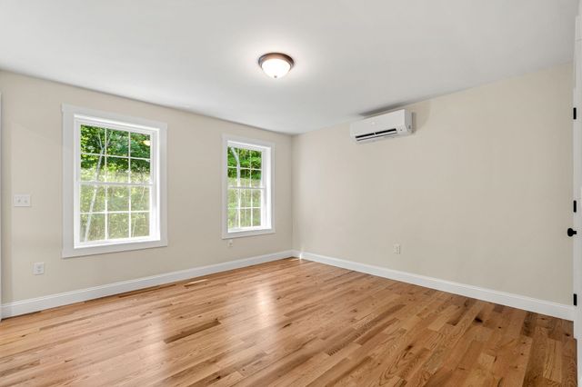 15 Bartlett Street, Epping, NH 03042