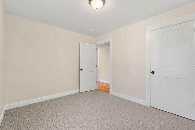 15 Bartlett Street, Epping, NH 03042