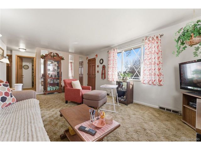 1551 S Chase St, Lakewood, CO 80232