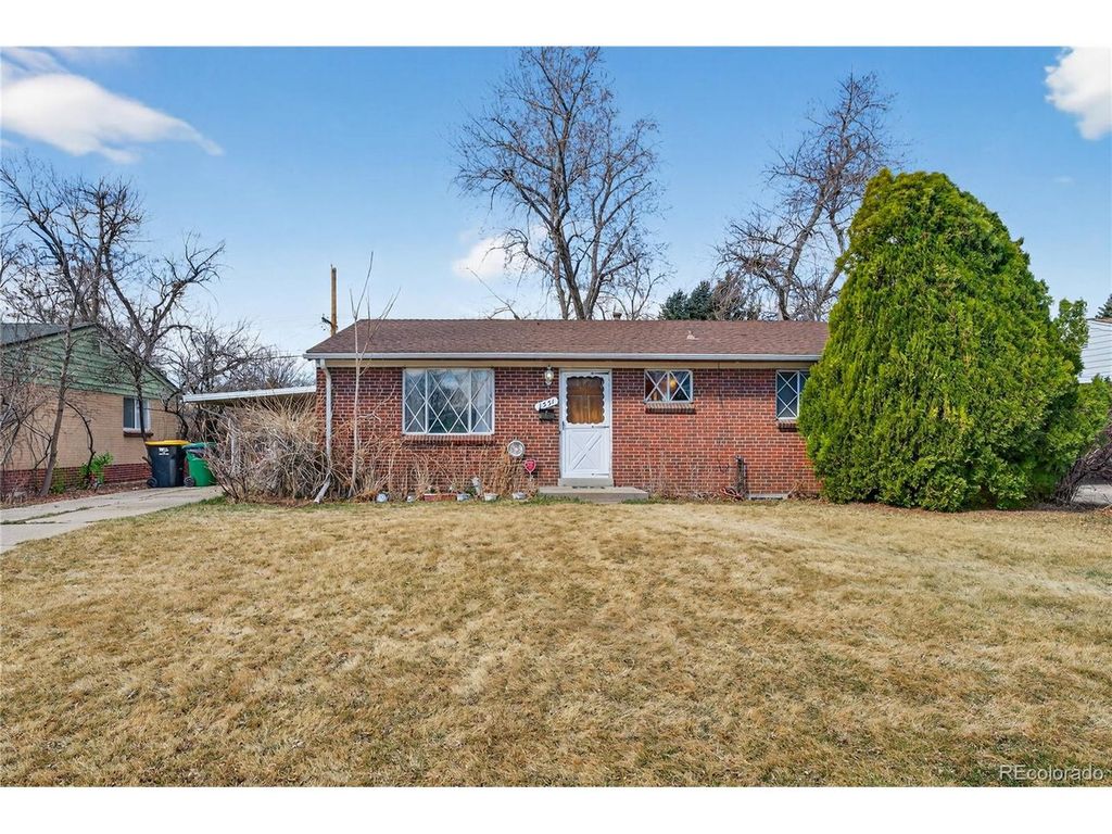 1551 S Chase St, Lakewood, CO 80232