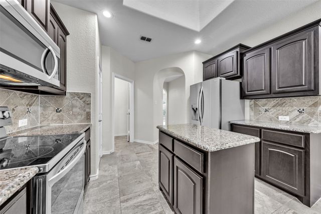 11313 Golden Ridge Lane, Fort Worth, TX 76052