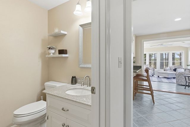 25 Buttonwood Dr., Derry, NH 03038