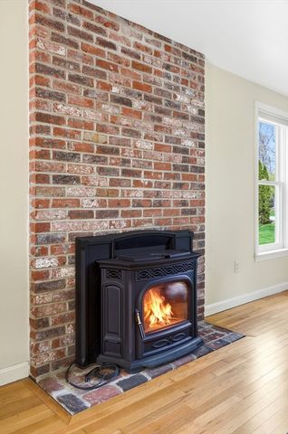 25 Buttonwood Dr., Derry, NH 03038