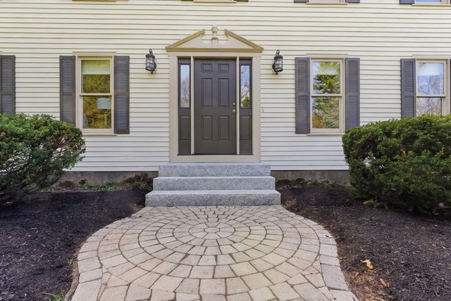 25 Buttonwood Dr., Derry, NH 03038