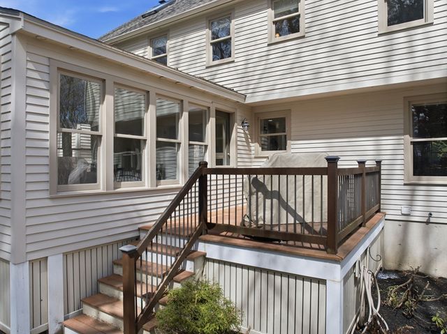 25 Buttonwood Dr., Derry, NH 03038