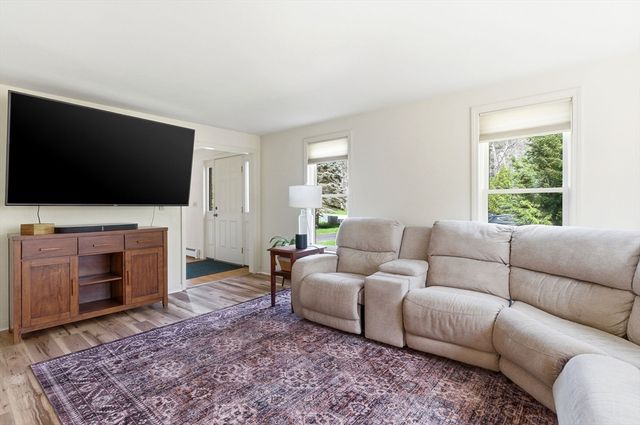 25 Buttonwood Dr., Derry, NH 03038