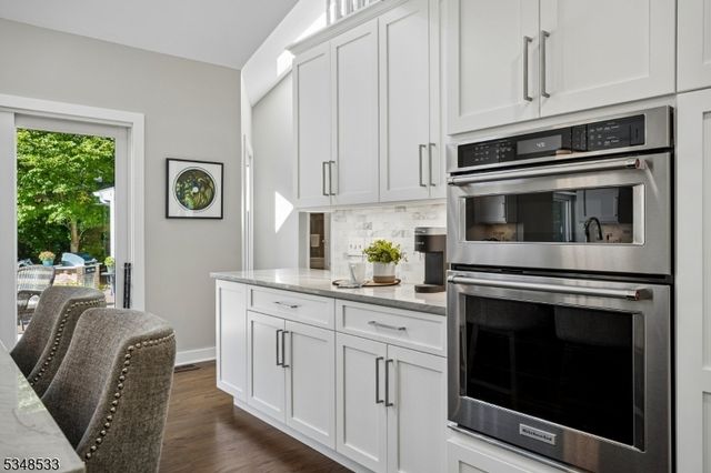 11 Meadowbrook Ct, Summit City, NJ 07901