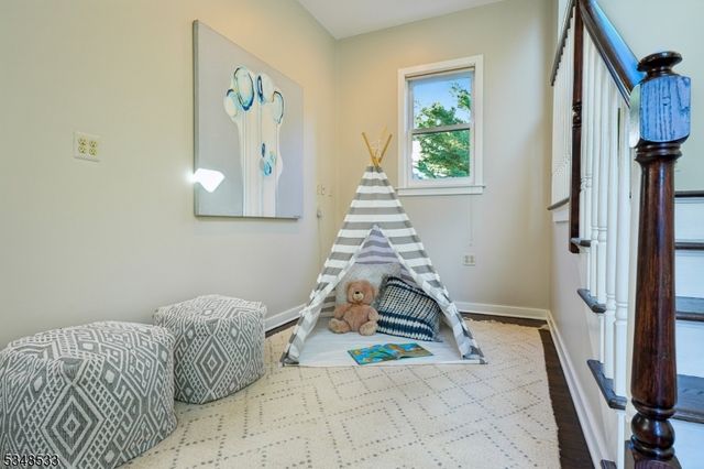11 Meadowbrook Ct, Summit City, NJ 07901