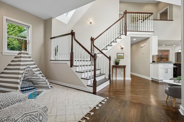 11 Meadowbrook Ct, Summit City, NJ 07901
