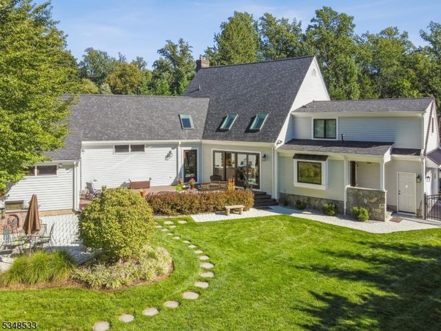 11 Meadowbrook Ct, Summit City, NJ 07901