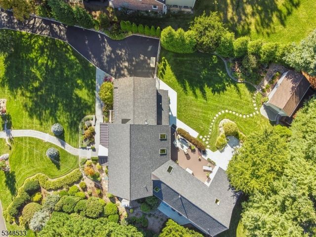 11 Meadowbrook Ct, Summit City, NJ 07901