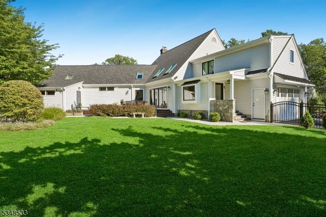 11 Meadowbrook Ct, Summit City, NJ 07901