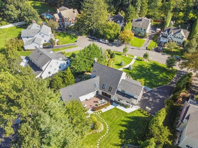 11 Meadowbrook Ct, Summit City, NJ 07901
