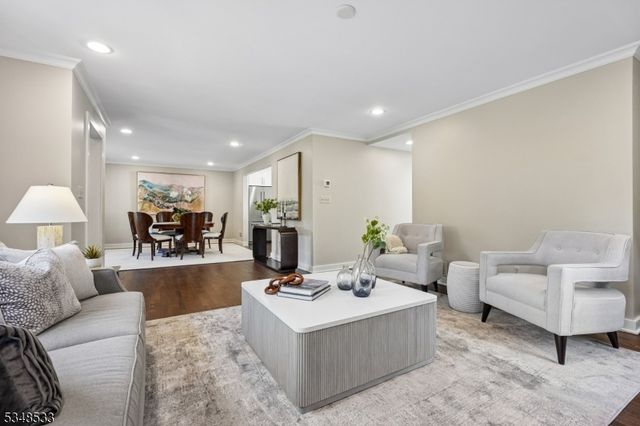 11 Meadowbrook Ct, Summit City, NJ 07901
