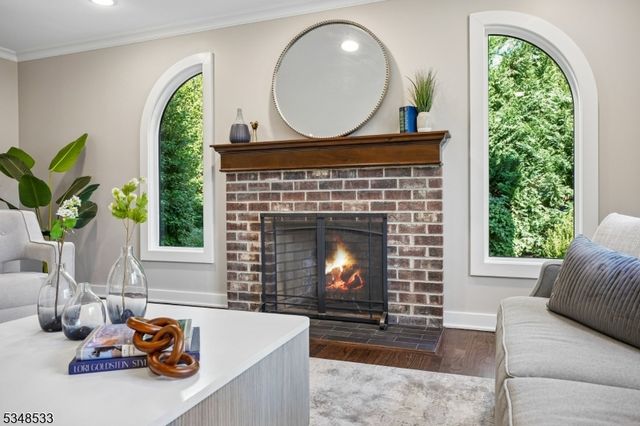 11 Meadowbrook Ct, Summit City, NJ 07901