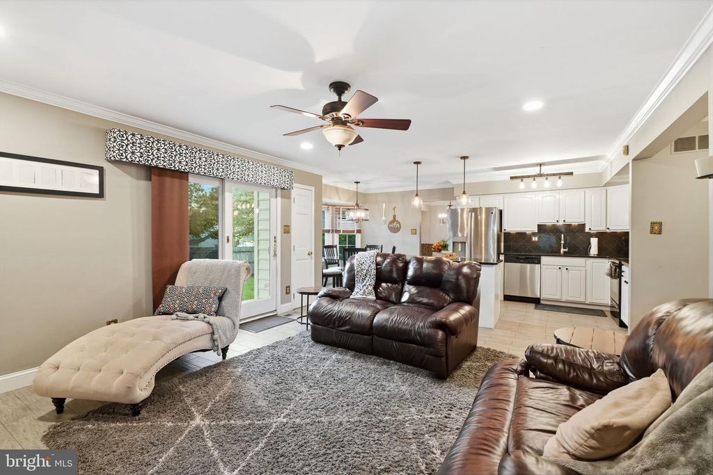 2093 E WELLINGTON RD, NEWTOWN, PA 18940 — photo 5
