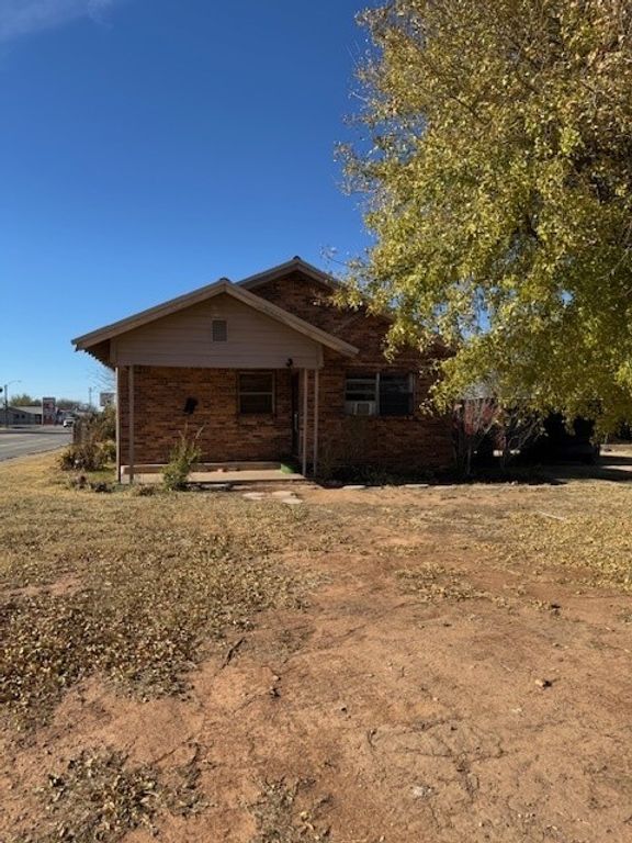 1010 Dubose Street, Quanah, TX 79252