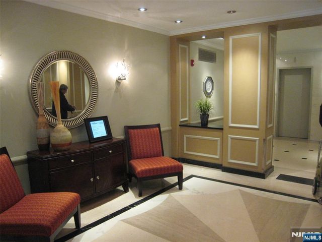 201 Saint Pauls Avenue 1W, Jersey City, NJ 07306