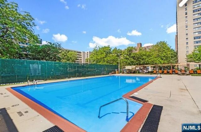 201 Saint Pauls Avenue 1W, Jersey City, NJ 07306