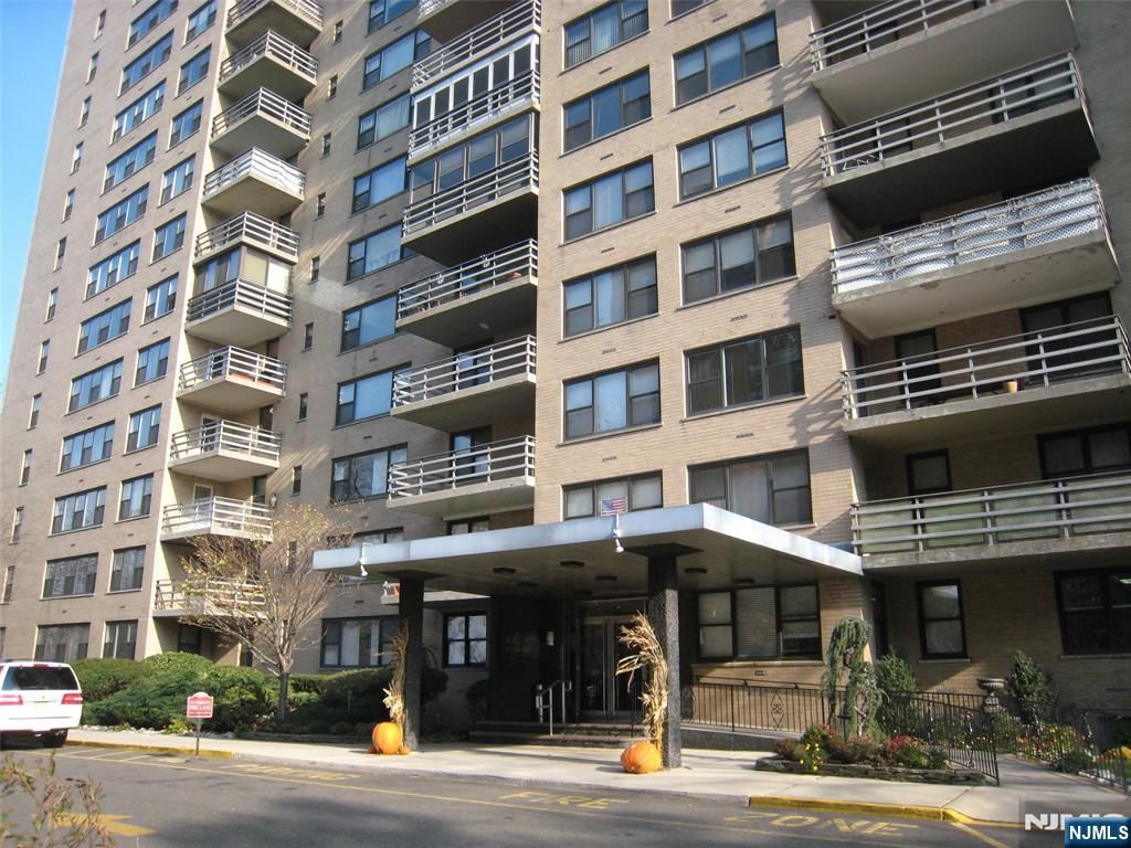 201 Saint Pauls Avenue 1W, Jersey City, NJ 07306