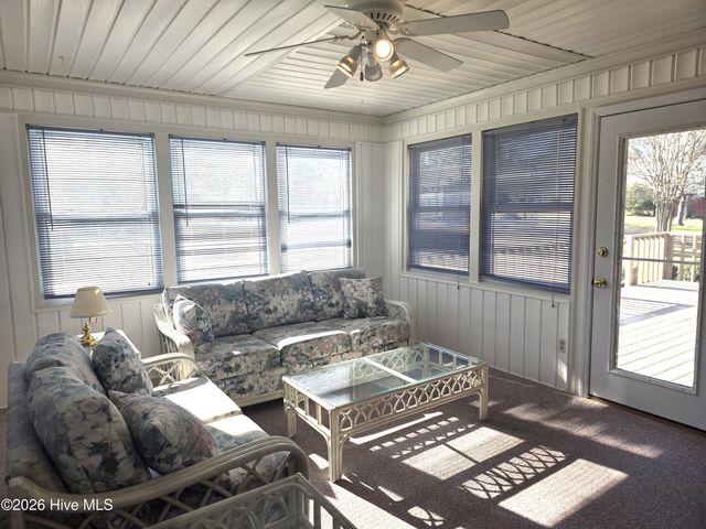 213 Pinewood Drive, New Bern, NC 28562