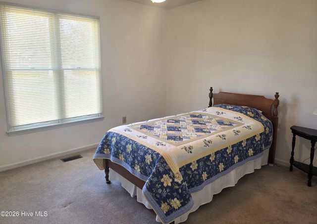 213 Pinewood Drive, New Bern, NC 28562