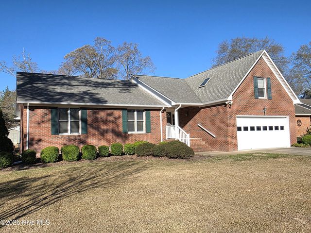 213 Pinewood Drive, New Bern, NC 28562