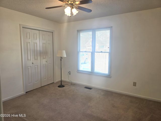 213 Pinewood Drive, New Bern, NC 28562