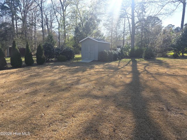 213 Pinewood Drive, New Bern, NC 28562