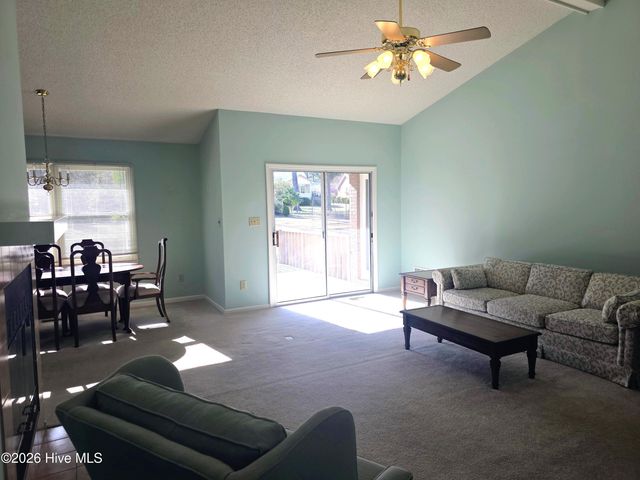 213 Pinewood Drive, New Bern, NC 28562