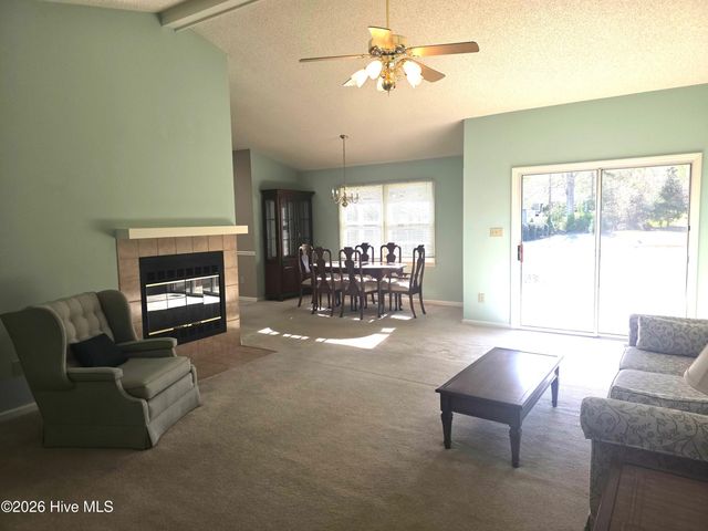 213 Pinewood Drive, New Bern, NC 28562