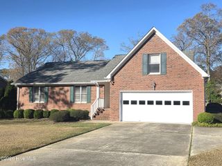 213 Pinewood Drive, New Bern, NC 28562