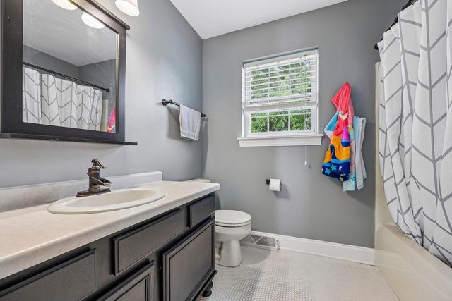 4441 S 116th STREET, Greenfield, WI 53228