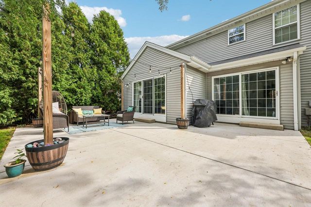 4441 S 116th STREET, Greenfield, WI 53228