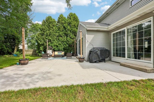 4441 S 116th STREET, Greenfield, WI 53228