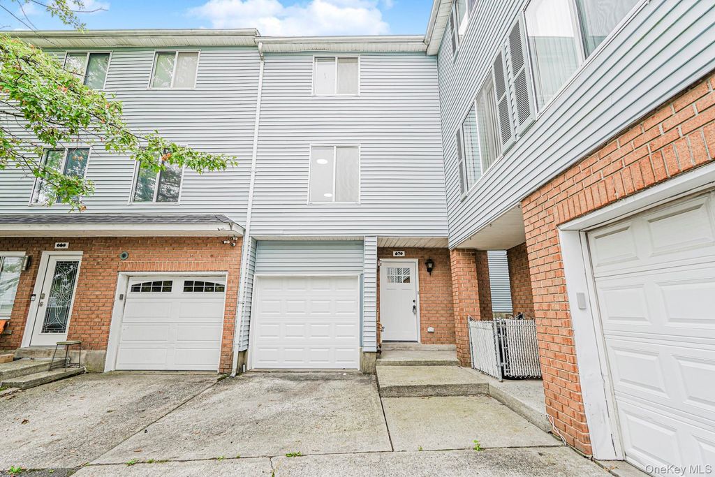 670 Ilyssa Way, Staten Island, NY 10312