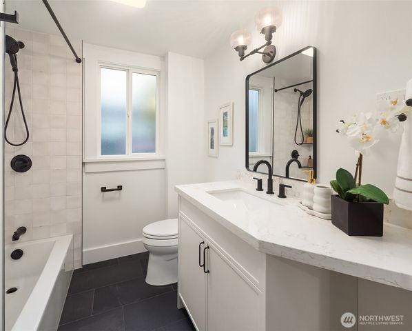 317 NE 58th Street, Seattle, WA 98105