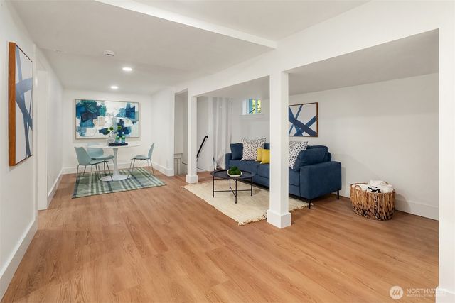 317 NE 58th Street, Seattle, WA 98105