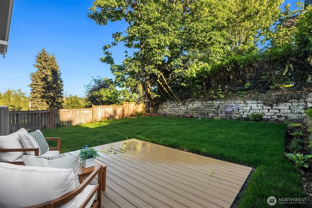 317 NE 58th Street, Seattle, WA 98105