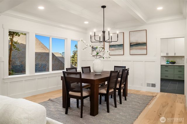 317 NE 58th Street, Seattle, WA 98105