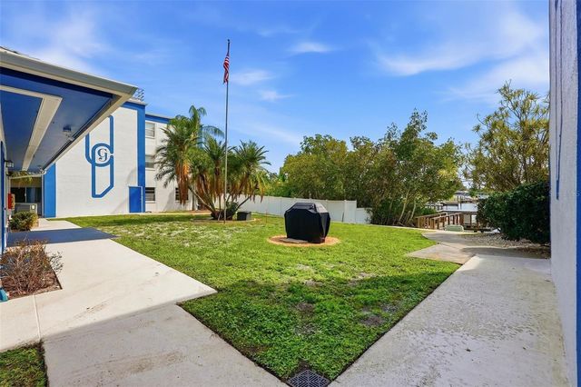 350 79TH AVENUE N 122, St Petersburg, FL 33702