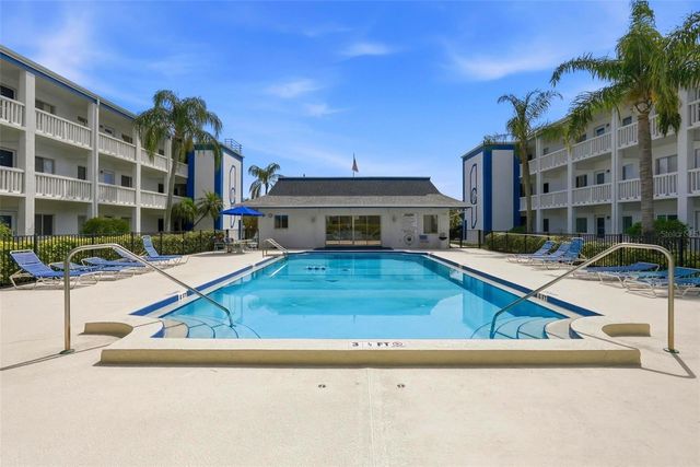 350 79TH AVENUE N 122, St Petersburg, FL 33702