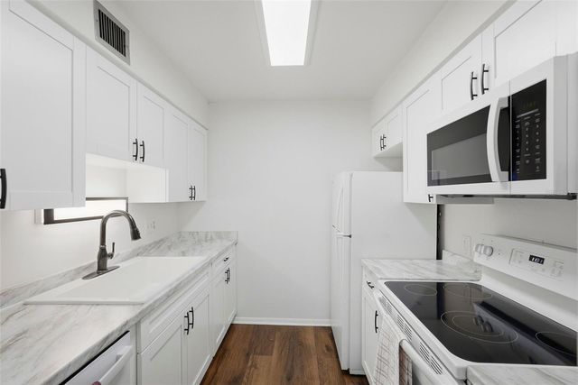 350 79TH AVENUE N 122, St Petersburg, FL 33702