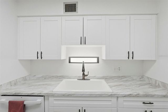 350 79TH AVENUE N 122, St Petersburg, FL 33702