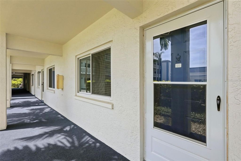 350 79TH AVENUE N 122, St Petersburg, FL 33702